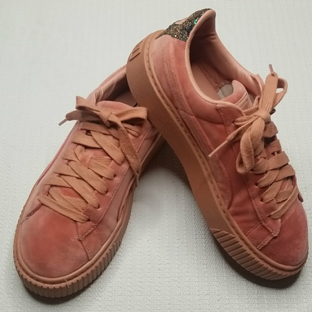 PUMA platform velvet crushed gem sneakers. 6.5